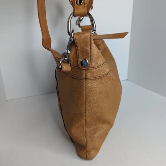 Hobo Leather Convertible Crossbody Shoulder Bag - Picture 6 of 16